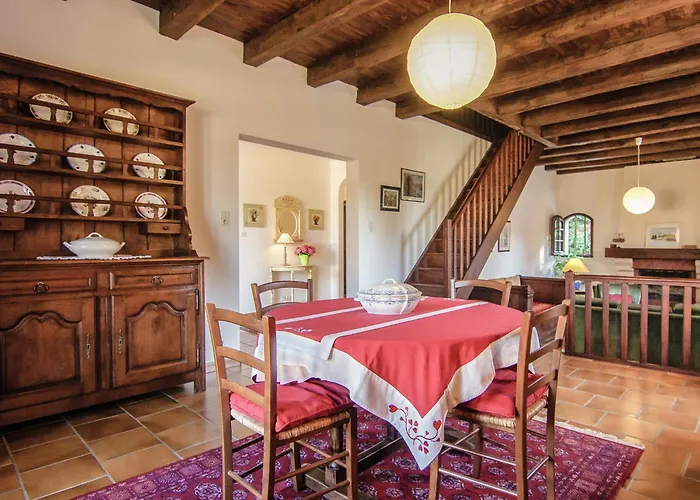 Riverside Charm In Perigord Noir