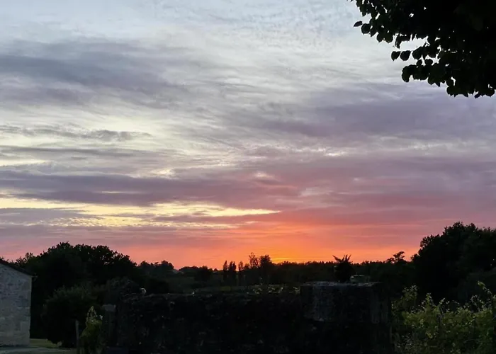 Riverside Charm In Perigord Noir Condat-sur-Vézère